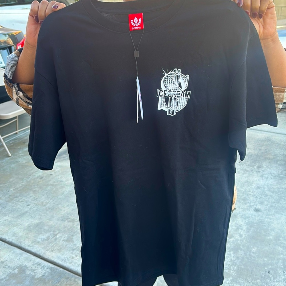 New ice cream t-shirt never worn.